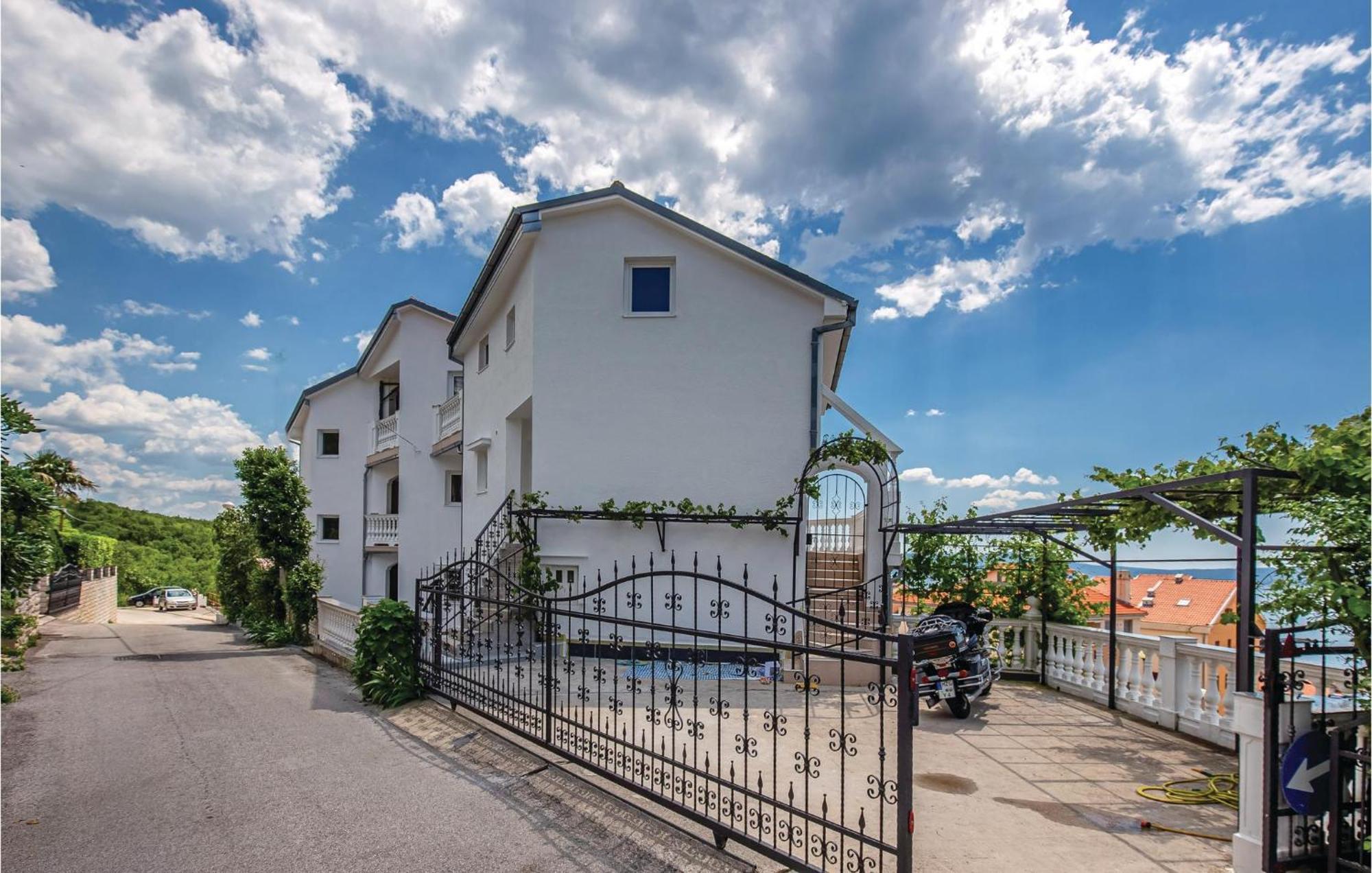 Stunning Apartment In Crikvenica With Wifi Exterior foto